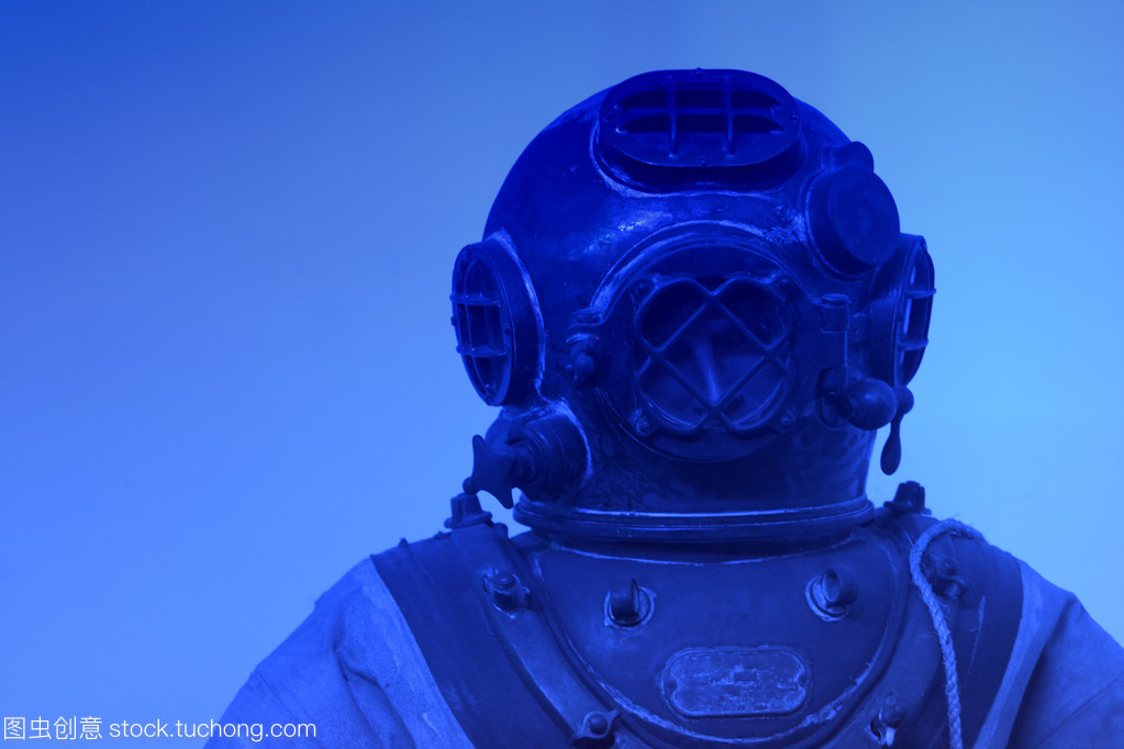 老潛水服 穿越時光的潛水設(shè)備