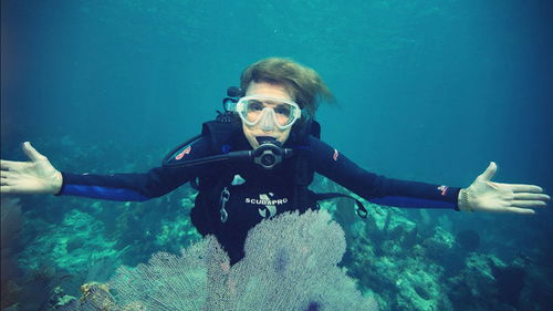 潛入蔚藍(lán) PBS高端訪談如何激發(fā)人們對海洋的熱愛